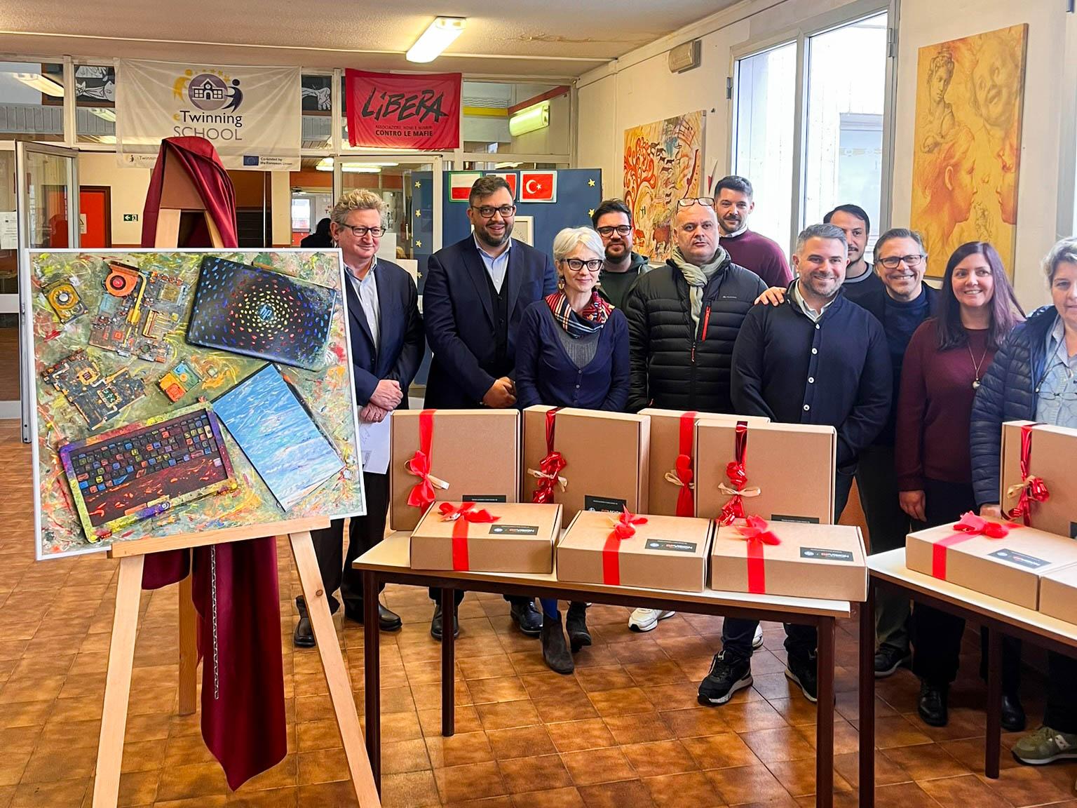 DP Vision e HP Italy donano notebook rigenerati a supporto della didattica dell’Istituto Piero Gobetti image